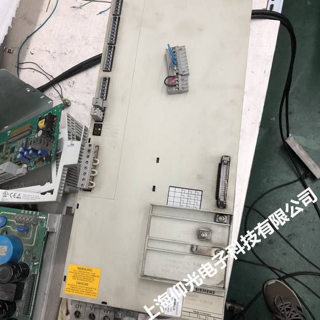 ���T(m��n)�Ӕ�(sh��)��ϵ�y(t��ng)�Դ�S�� 6SN1145-1BB00-0EA1 80/104KW�@ʾ��(b��o)������