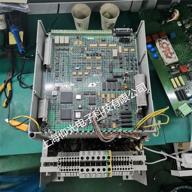 ���׃�l���S�ޟo(w��)�@ʾ,�](m��i)ݔ�����ϾS��