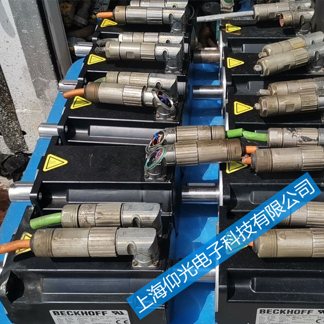 BECKHOFF�����ŷ�늙C�S��AM8111-1F10-0000�o���\��