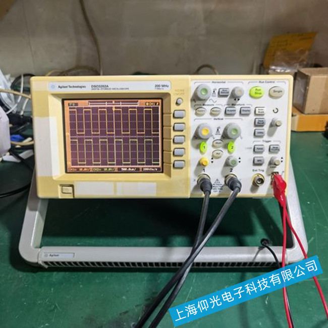 ���݂�DSOX3202Aʾ�����������ϵľS�޷���